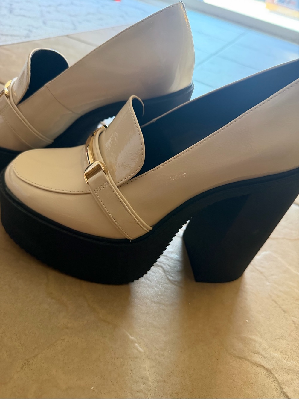 Jessica Simpson Cream Patent Platform Loafer Heels Gold Horsebit
